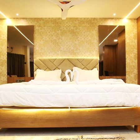 Hotel Tamilnadu, Kancheepuram Exterior photo
